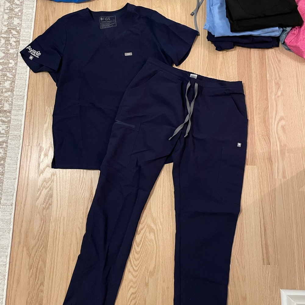 Figs scrub set
